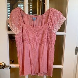 Brand: Izod. Size:XL Color: pink and white ruffled top